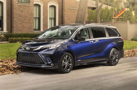 2021 Toyota Sienna Hybrid Closer Look At The New Minivan Tractionlife