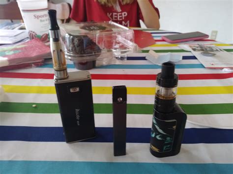 Confiscated vapes from my 14 year old sisters room. : Vaping