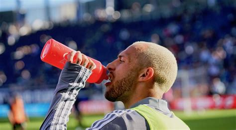 Hydration For Soccer Players What To Drink When • Soccertoday