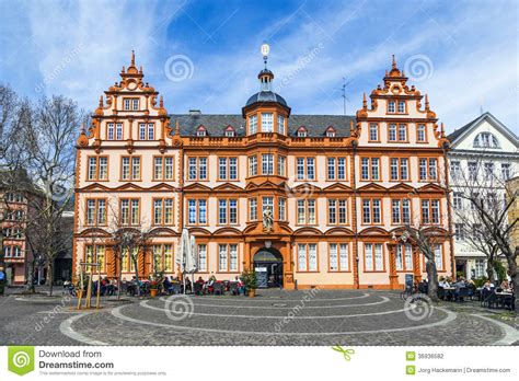 Auf lokalwissen im branchenbuch mainz finden sie 43 einträge mit adressen. Fassade Von Gutenberg-Haus In Mainz Redaktionelles ...