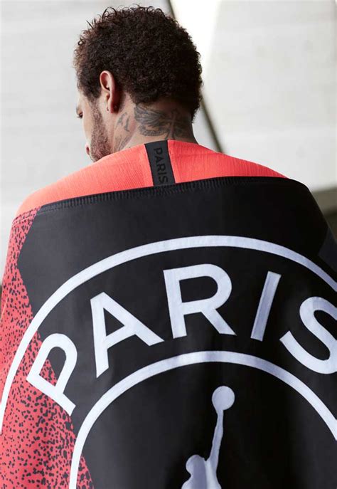 Save psg jordan kit to get email alerts and updates on your ebay feed.+ jordan stadium paris saint germain away kit sz medium kylian mbappe psg 2019/20. PSG x Jordan Launch 2019/20 Away Kit - SoccerBible