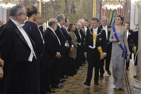 Is he married or dating a new girlfriend? James Rodriguez estuvo en la casa de los Reyes de España ...
