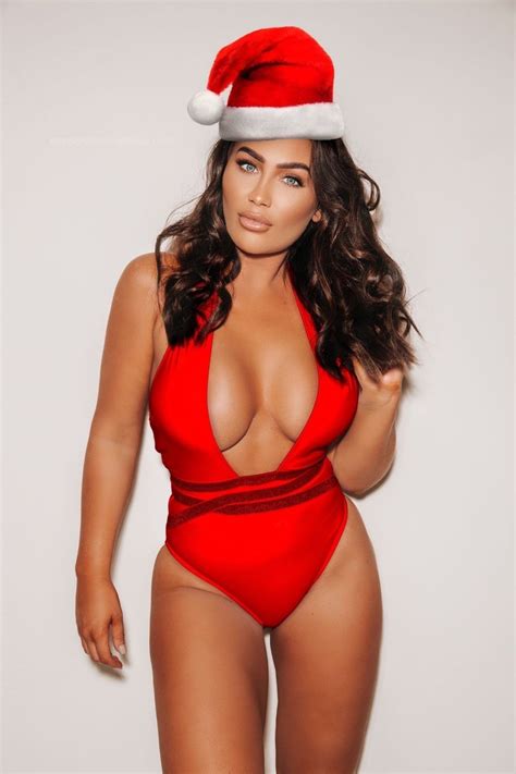 Lauren Goodger Shows Off Her Infamous Bum In A Sexy Santa Outfit 5