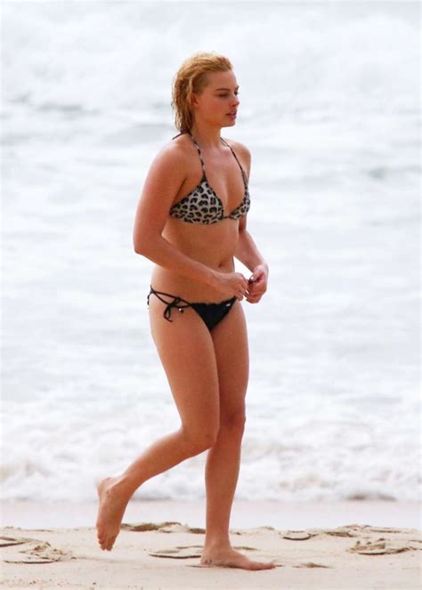 Margot Robbie In Bikini 16 Gotceleb