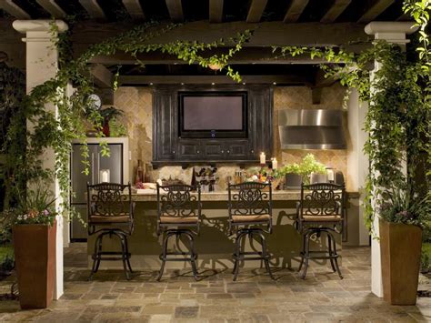 From straightforward to sophisticated, the following diy outdoor bar ideas will have you sipping your spirits stylishly in no time. Outdoor Bars: Options and Ideas | HGTV
