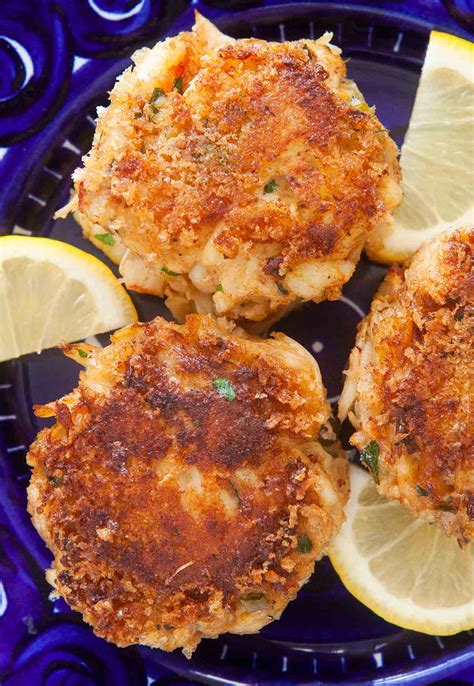 Place remaining 1/3 cup panko in a shallow dish. Crab Cakes {with Dungeness Crab!} | From The Horse`s Mouth