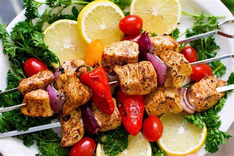 Since the chicken isn't touching the oven directly like it does on a grill grate, a higher temperature is needed. Mediterranean Chicken Shish Kabob Recipe [Video ...