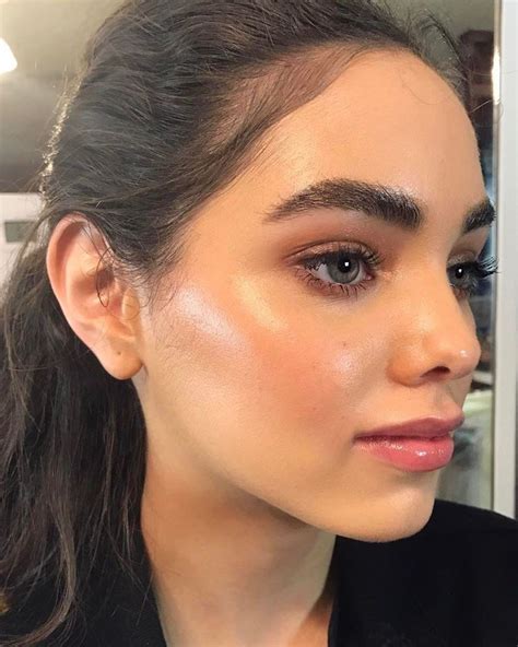 Pin By Maddison Elizabeth On Glow For It Glowing Makeup Natural