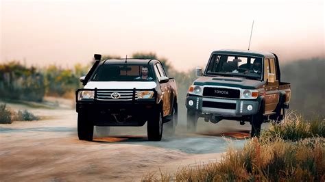 Toyota Land Cruiser Vs Toyota Hilux Revo Srs الشاص قراند Gta 5 Youtube