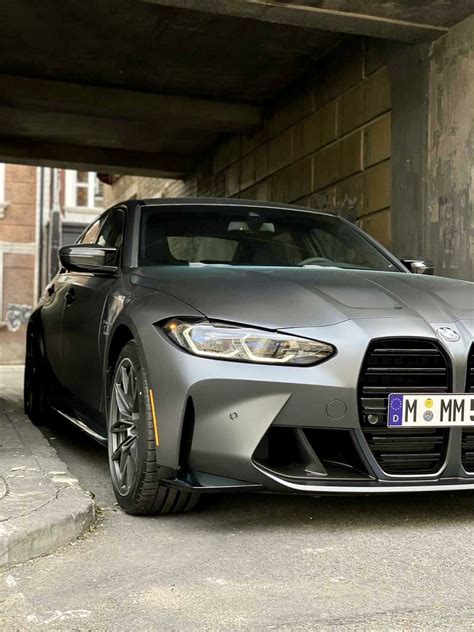 Beyond that, the frozen gray special edition stays the same. A closer look at the 2021 BMW M3 in Frozen Grey