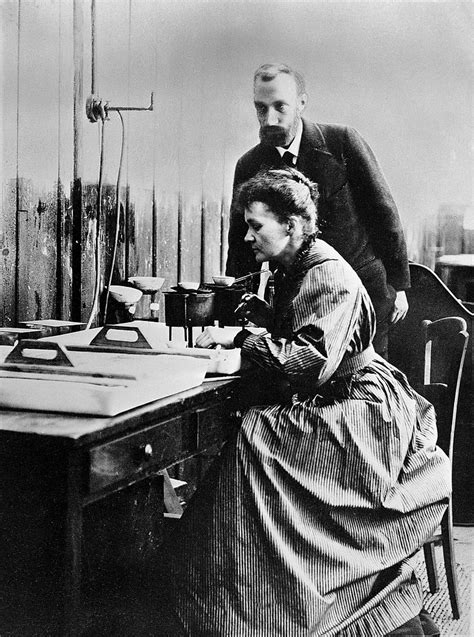 Marie 1867 1934 Und Pierre Curie 1859 1906 Leifiphysik