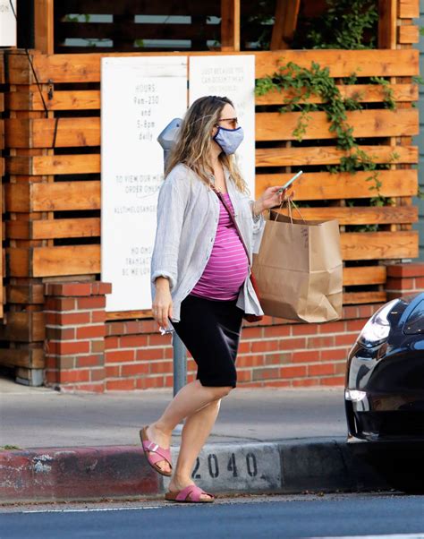 Pregnant Rachel Mcadams Out For Takeout Food In Los Angeles 09 17 2020 Hawtcelebs