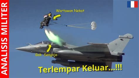 Need to translate tidak sengaja from malay? Tidak Sengaja, Wartawan Terlempar Keluar Dari Pesawat ...