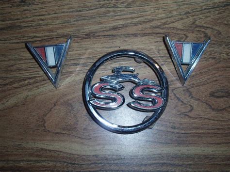 Purchase Chevy Impala 1964 Emblems Super Sport Ss 283 Fender Lot Of 4