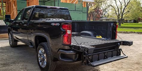 Chevrolets Trick Multi Flex Tailgate Coming To Its Heavy Duty