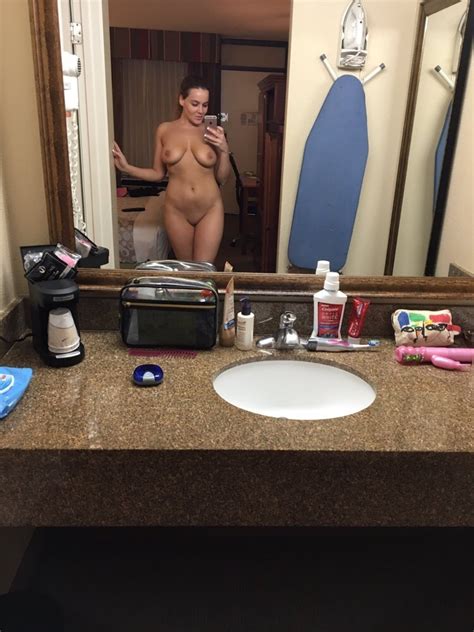 Naughty Selfie Sarah Teases All Pictures Shooshtime