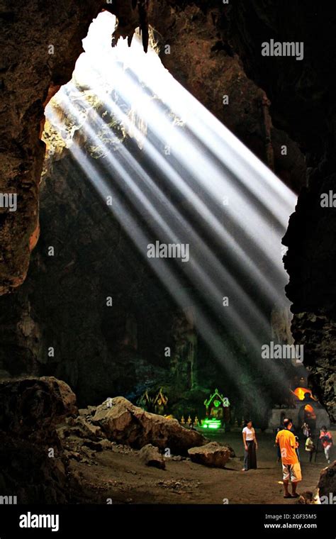 Bright Cave Temple Hi Res Stock Photography And Images Alamy