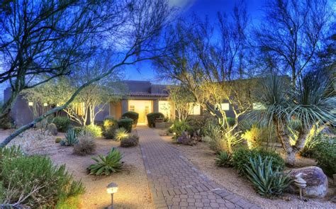 Desert Landscaping Good Idea For Your Yard To Look More Attractive