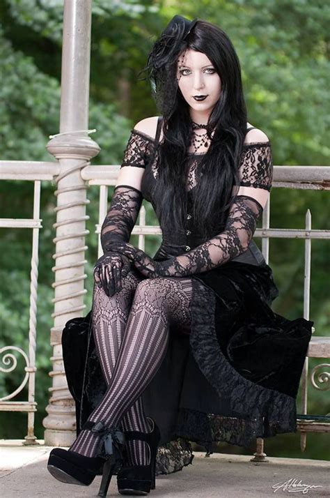 Gothic Romantic Girl Gothic Pinterest Gothic Outfits Hot Goth