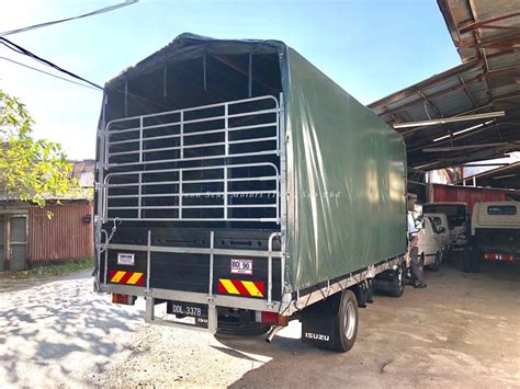 Boxvan / kotak berat : ‪Penyerahan lori Isuzu baru 5.2cc kepada pembeli.‬ ‪Isuzu ...