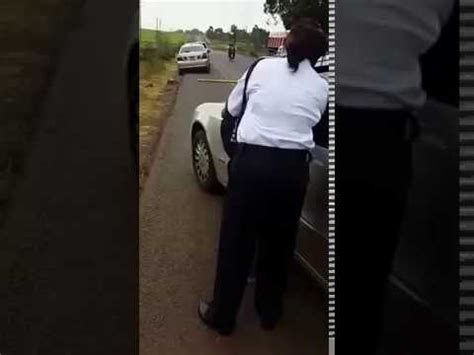 Police Woman Captured On Camera Assaulting A Female Driver Youtube