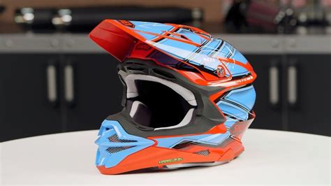 Sporting updated safety and stability. Shoei VFX-EVO Glaive Helmet Review - YouTube