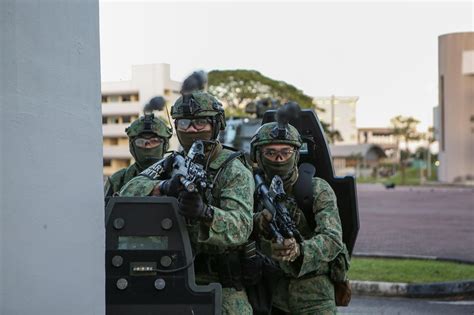 Soldiers From The Singapore Armys High Readiness Unit The Army