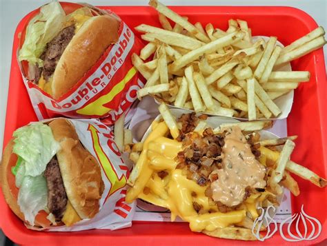 In N Out Burgers Californias Famous Diner Is Deceiving