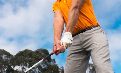 How To Grip A Golf Club In 5 Easy Steps Golf Care Blog