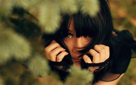 Woman Hiding Behind Tree Wallpapers Wallpaper Cave