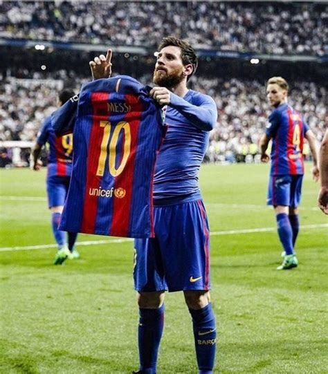Lionel Messi Scores 500th Barcelona Goal