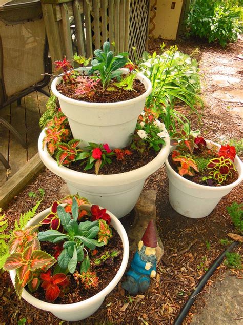 Potted Vegetable Garden (With images) | Garden layout vegetable, Fenced vegetable garden ...