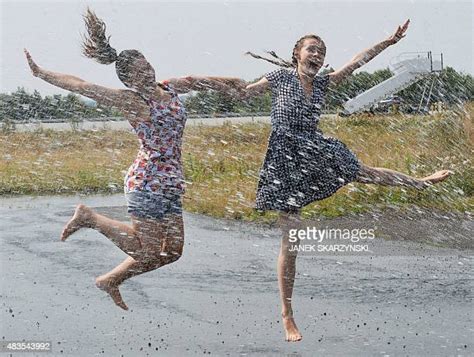 Young Girls Who Squirt Bildbanksfoton Och Bilder Getty Images
