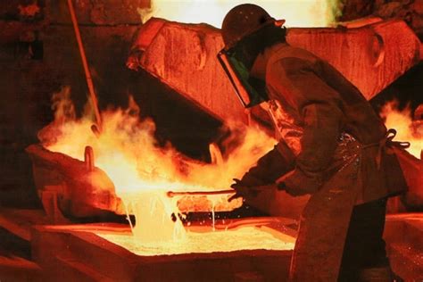 En tanto, la economía sigue mostrando signos de una recuperación sólida con el crecimiento de 18,1% que registró el imacec en mayo y el desconfinamiento avanza con el anuncio de que 17 comunas saldrán de cuarentena a partir del lunes. ¿Qué es el Imacec y en qué nos afecta?
