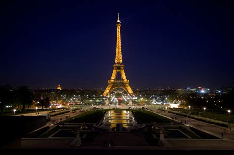 2048x1365 Eiffel Tower Screensavers Backgrounds Coolwallpapersme
