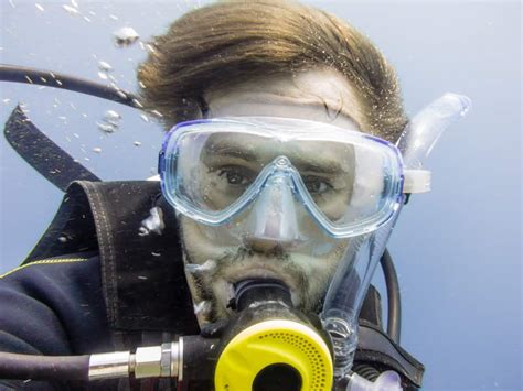 What Is A Polarized Dive Mask Should You Get One Or Not