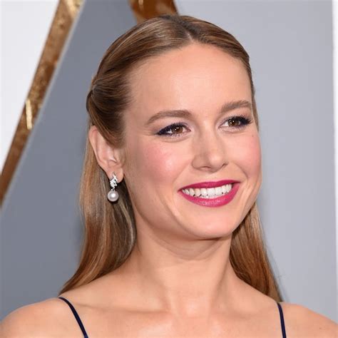 brie larson s cool girl look will be your new fall go to brit co