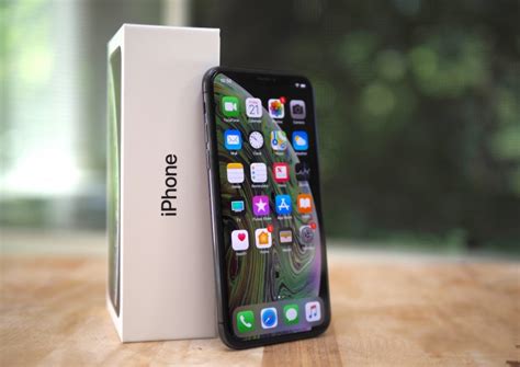 Please provide a valid price range. iPhone XS Max price tumbles after one day in Vietnam ...
