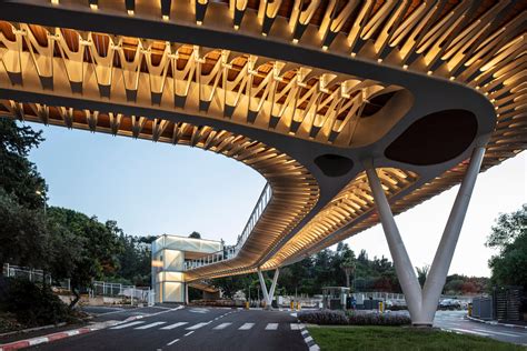 Schwartz Besnosoff Architects Creates Entrance Gate Bridge For Israeli