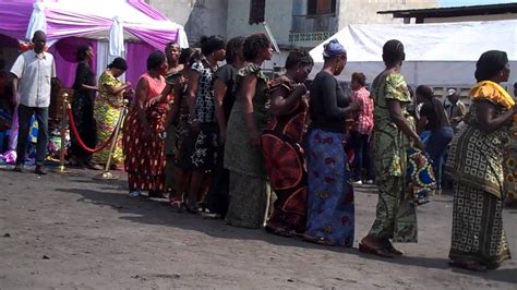 Kinshasa Congo Women Dancing At A Funeral ~ Les Kinoises Dansent à La