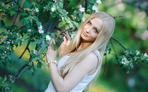 Hintergrundbilder Sonnenlicht Wald Modell Porträt Blond Lange Haare Gras Fotografie