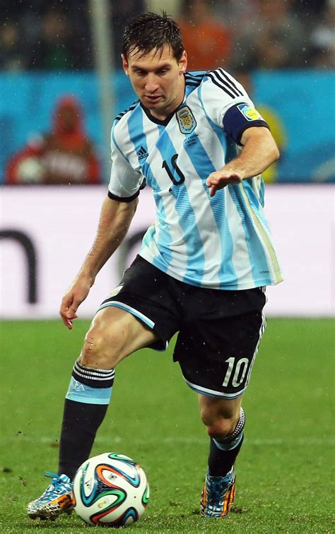 Part 1 comrades, recently we have collected all of your questions and put. Messi vs. Maradona - NYTimes.com | Fotos de messi, Messi ...