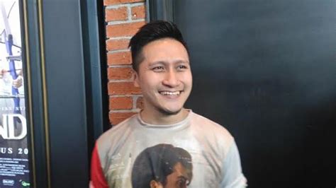 Antar jemput karyawan profesional 3. Selektif Pilih Tawaran Film, Arie Untung Tolak Adegan ...