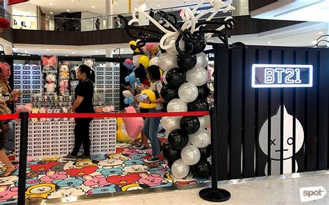 Space of bts (idol apparel). PHOTOS: BT21 Pop-Up Store Robinsons Galleria