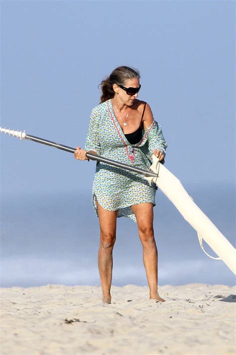Sarah Jessica Parker In A Bikini With Her Husband At The Beach In The Hamptons Gotceleb