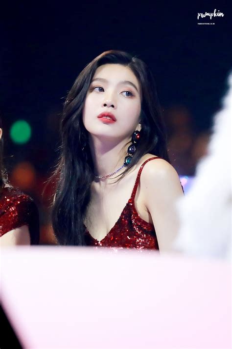 Joy (조이) is south korean artist under sm entertainment. Fans Wonder If Red Velvet Joy Lacked Self Confidence ...