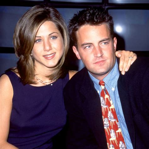 friends matthew perry struggled to work with jennifer aniston after she rejected him