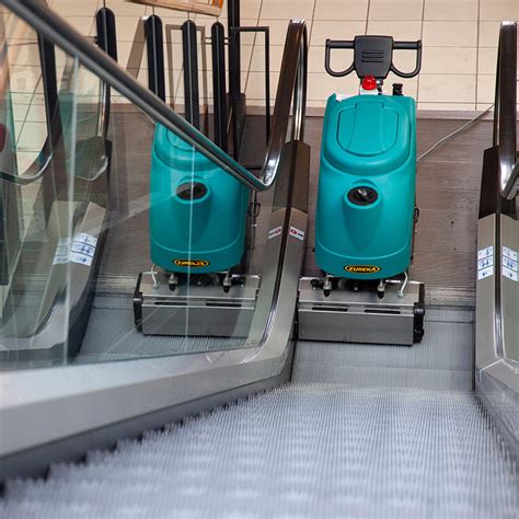Escalator Cleaning Machine And Travelator Cleaner Ec52