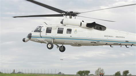 Un acto político celebrado esta semana en la provincia argentina de jujuy se ha video muestra el momento del ataque a tiros contra el helicóptero presidencial de iván duque. Grave: Un avión estuvo "muy cerca" de chocar al ...