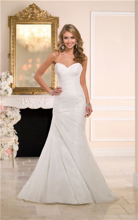 simple mermaid strapless sweetheart organza ruched corset wedding dress